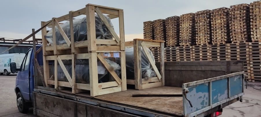 Отгрузка компрессора Remeza СБ4/Ф-500.LB75 и двух ресиверов на мебельное производство Отгрузка компрессора Remeza СБ4/Ф-500.LB75 и двух ресиверов на мебельное производство